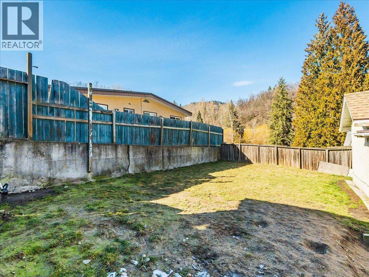 530 Turner Street, Warfield, British Columbia  V1R 2K2 - Photo 37 - 10377887