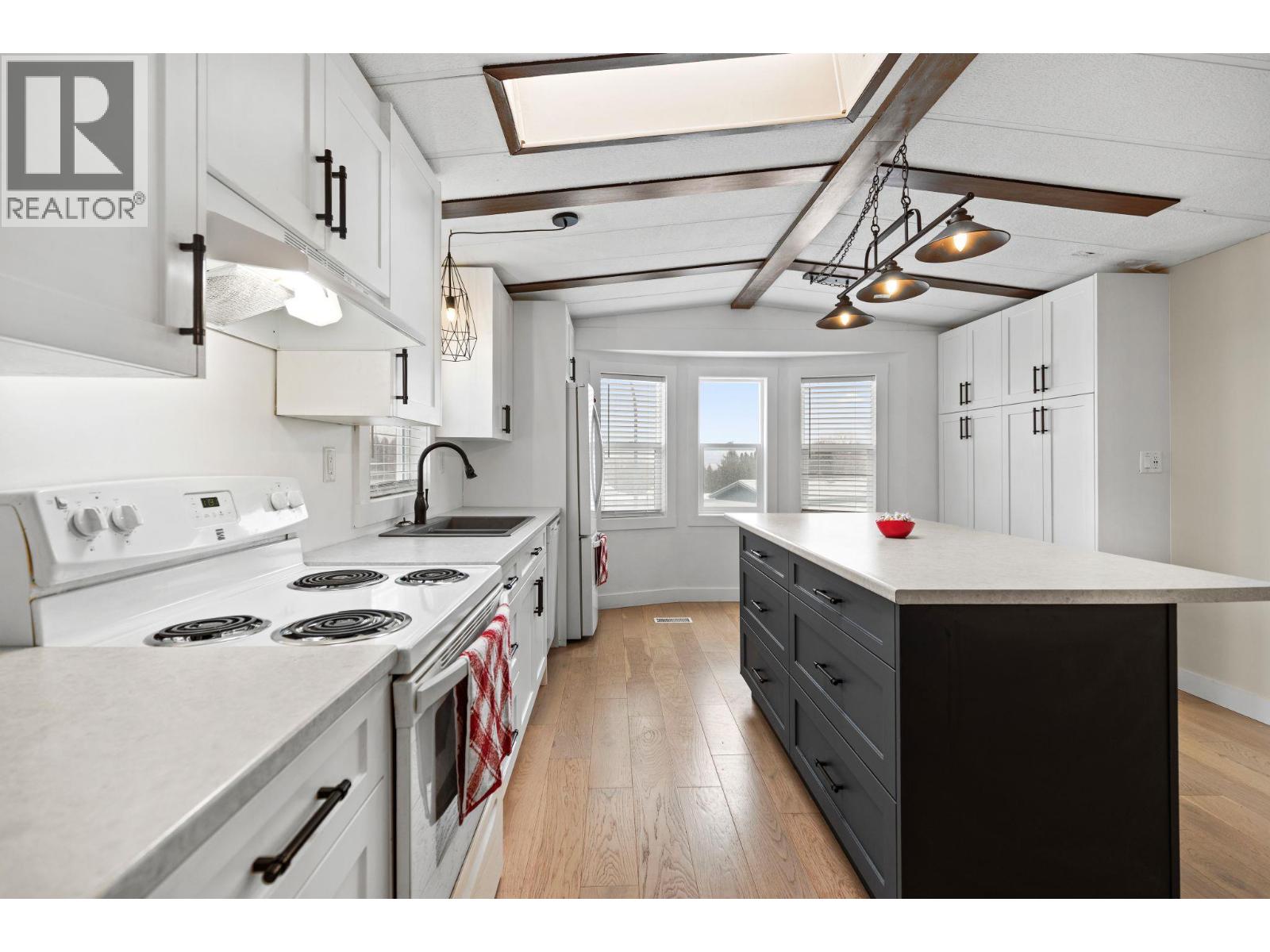 7155 Dallas Drive Unit# B7, Kamloops, British Columbia  V2C 4T1 - Photo 4 - 10377833