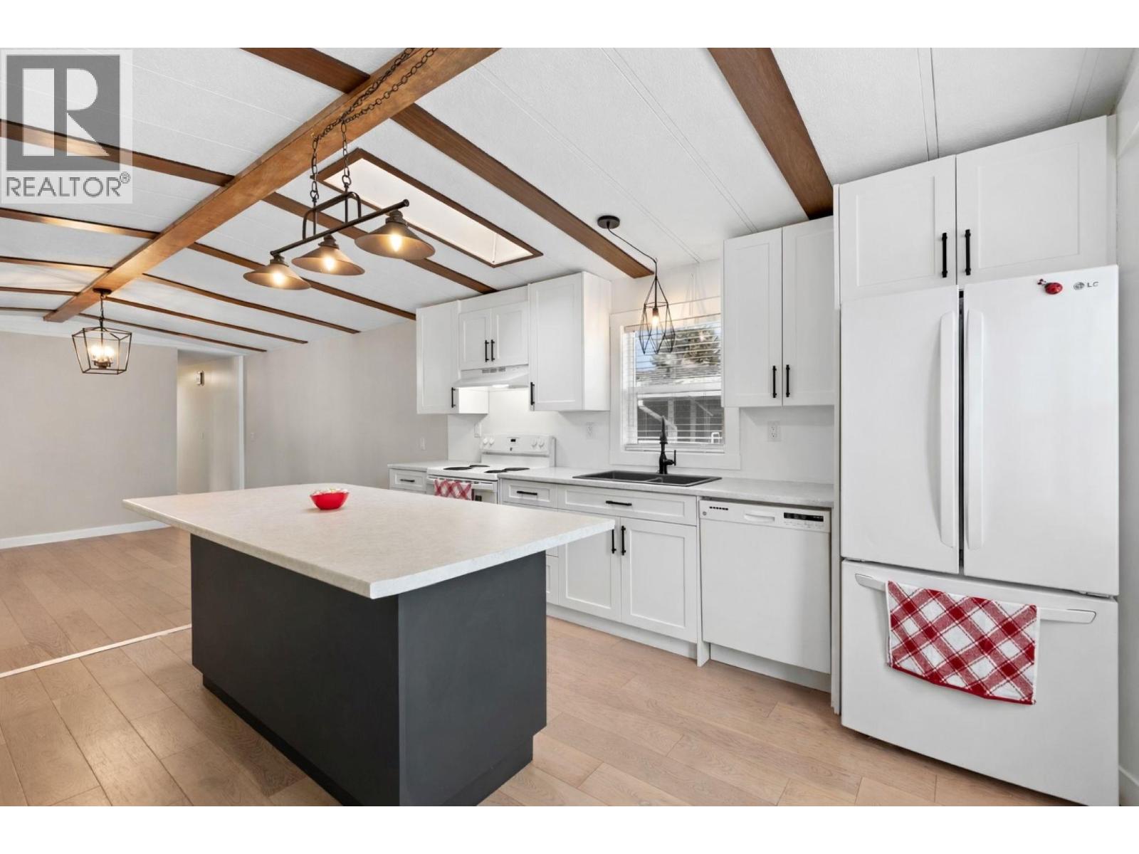 7155 Dallas Drive Unit# B7, Kamloops, British Columbia  V2C 4T1 - Photo 8 - 10377833