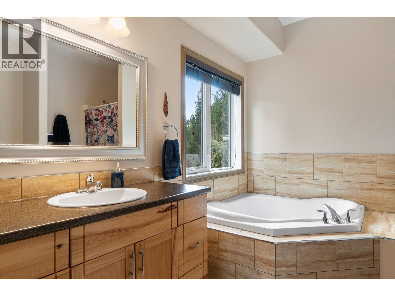 2396 Terrace Place, Blind Bay, British Columbia  V0E 1H2 - Photo 48 - 10377788