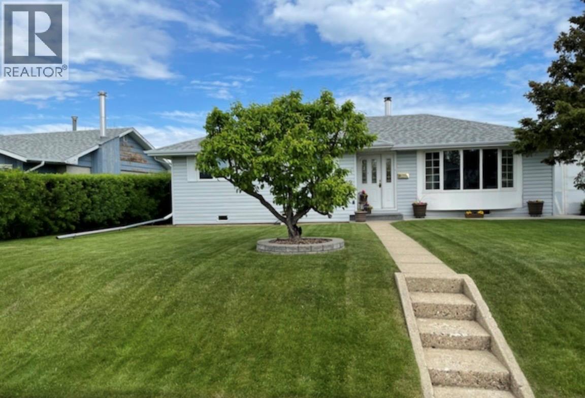 11112 14a Street, Dawson Creek, British Columbia  V1G 3Y7 - Photo 1 - 10378011