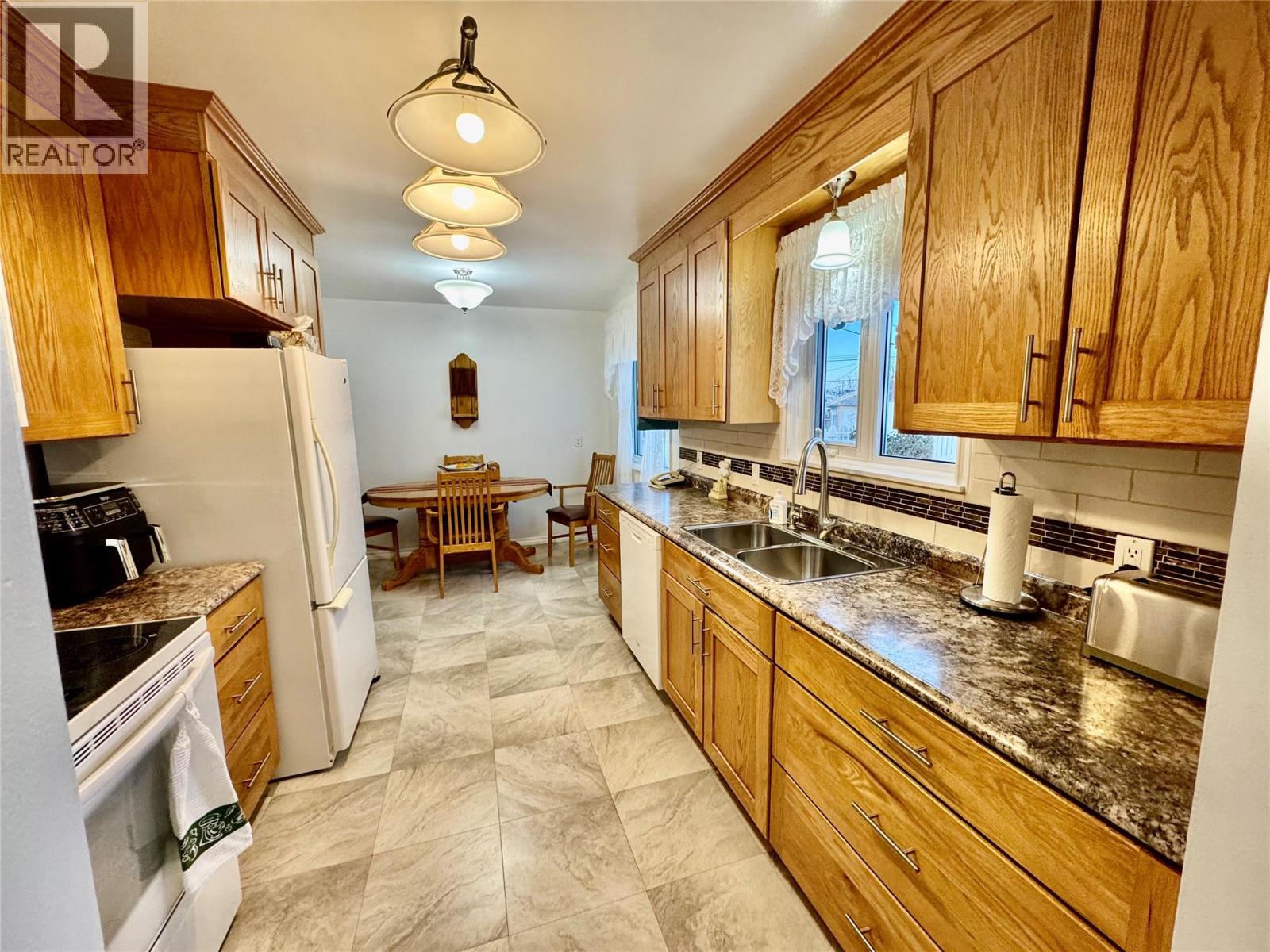 11112 14a Street, Dawson Creek, British Columbia  V1G 3Y7 - Photo 9 - 10378011