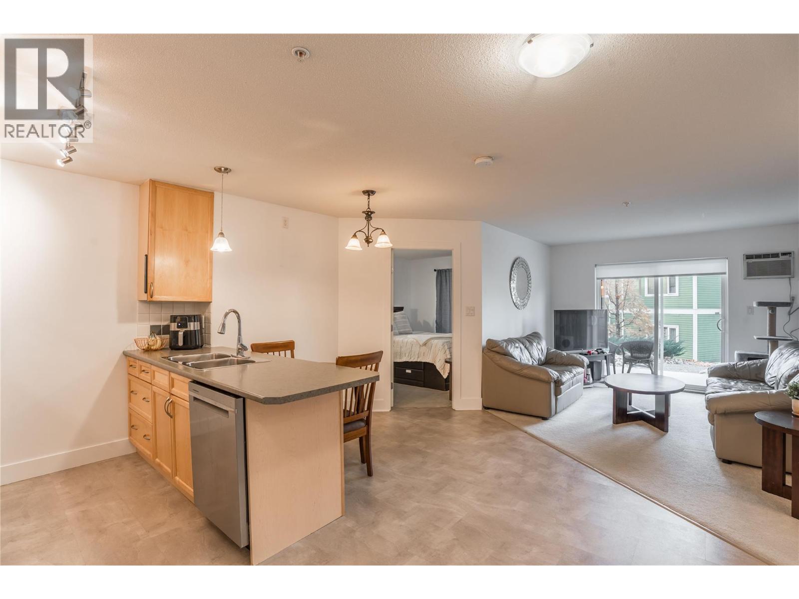 256 Hastings Avenue Unit# 111, Penticton, British Columbia  V2A 2V6 - Photo 5 - 10377991