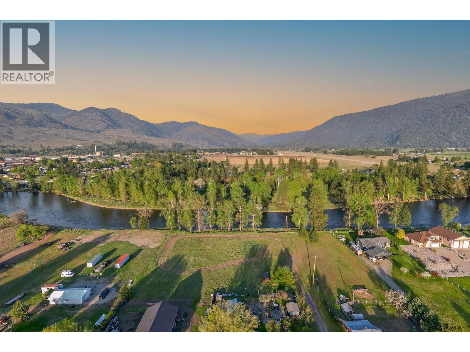 61st Avenue, Grand Forks, British Columbia  V0H 1H0 - Photo 1 - 10377968