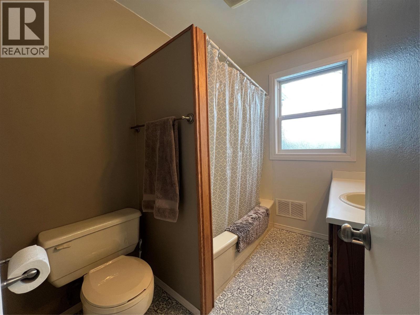 1713 90 Avenue, Dawson Creek, British Columbia  V1G 1A5 - Photo 15 - 10378024