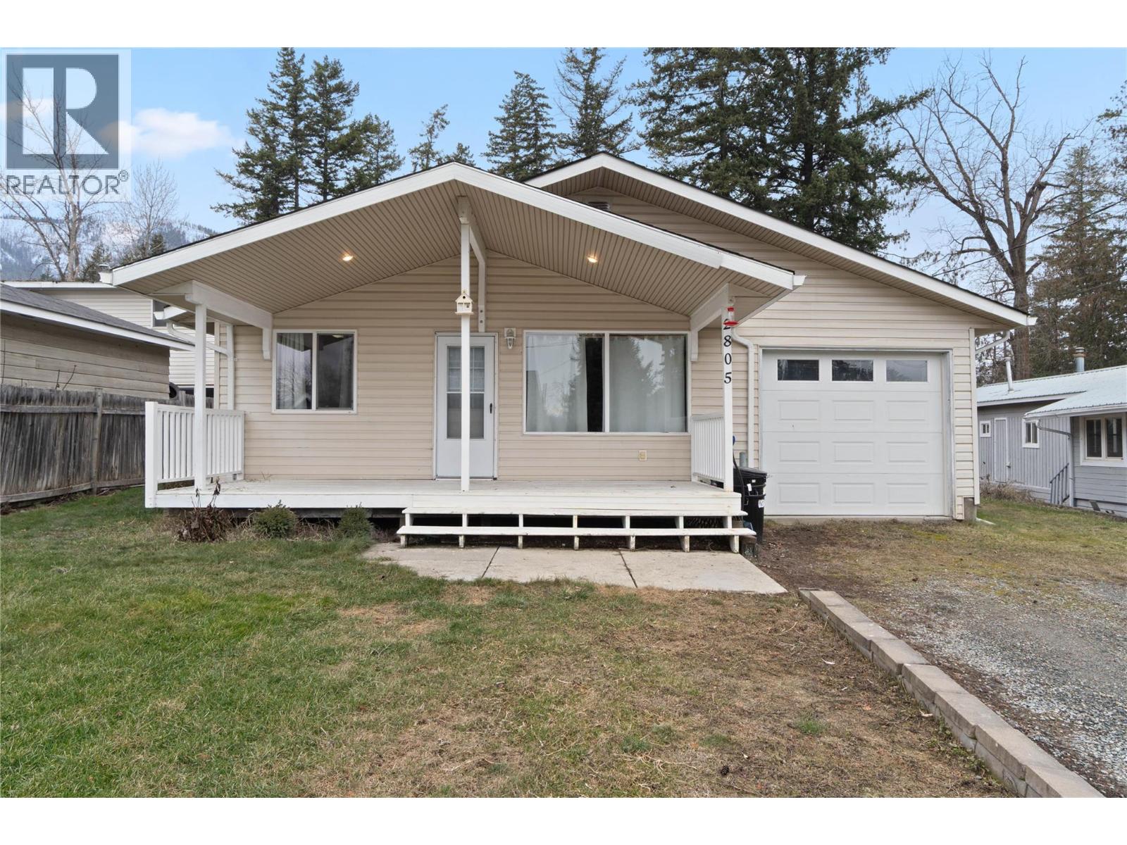 2805 Caen Road, Sorrento, British Columbia  V0E 2W0 - Photo 1 - 10374198