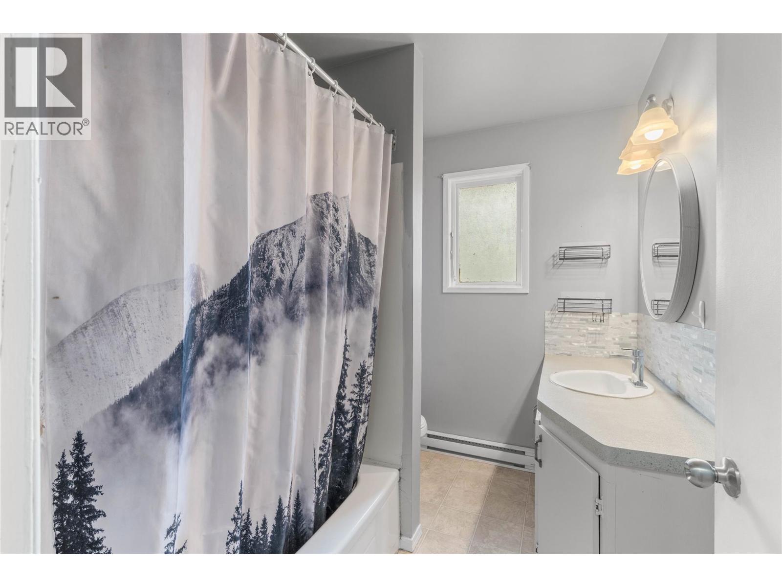 2805 Caen Road, Sorrento, British Columbia  V0E 2W0 - Photo 11 - 10374198