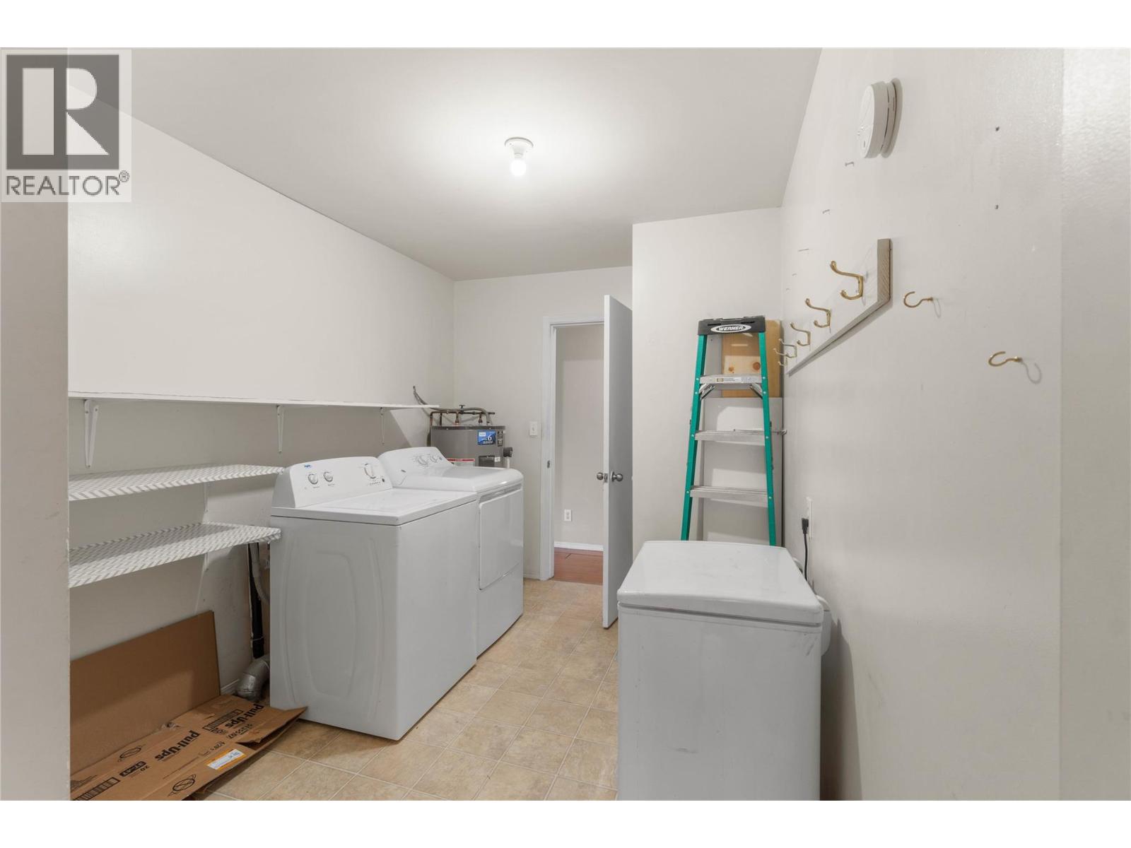 2805 Caen Road, Sorrento, British Columbia  V0E 2W0 - Photo 21 - 10374198