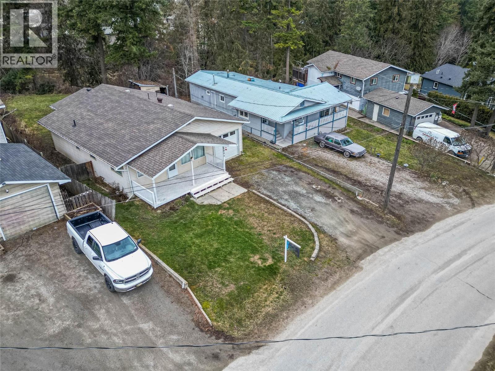 2805 Caen Road, Sorrento, British Columbia  V0E 2W0 - Photo 25 - 10374198