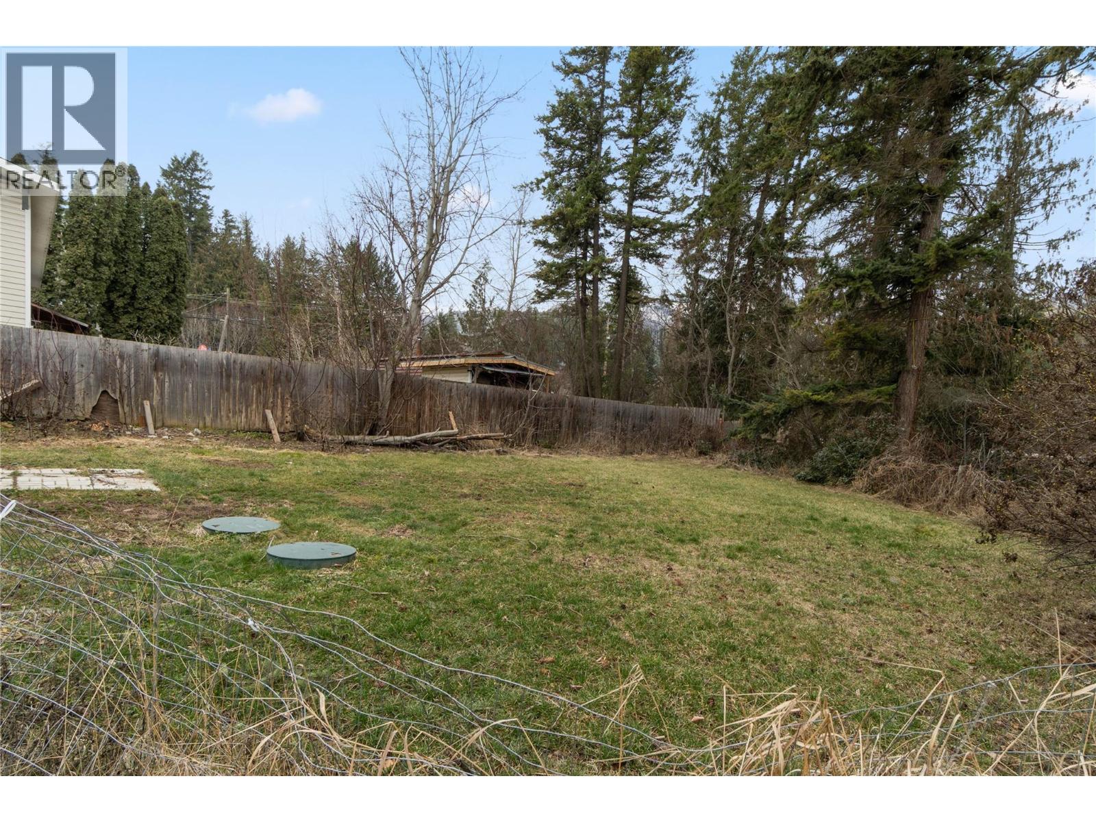 2805 Caen Road, Sorrento, British Columbia  V0E 2W0 - Photo 35 - 10374198