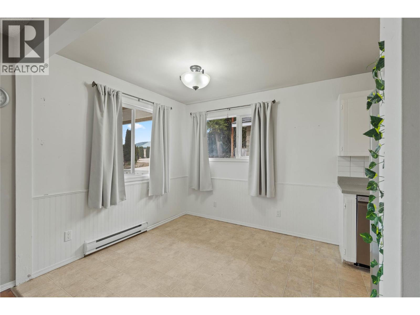 2805 Caen Road, Sorrento, British Columbia  V0E 2W0 - Photo 8 - 10374198