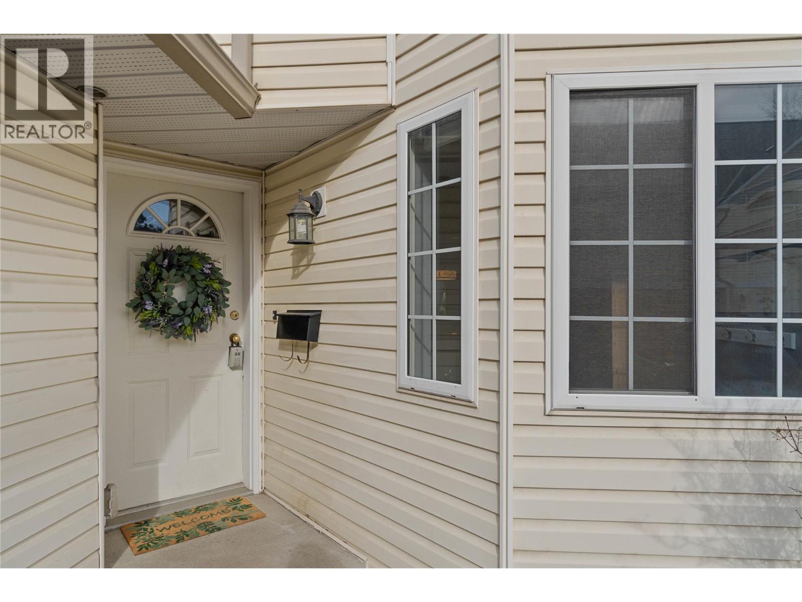 2020 Robson Place Unit# 40, Kamloops, British Columbia  V2E 2N2 - Photo 1 - 10378021