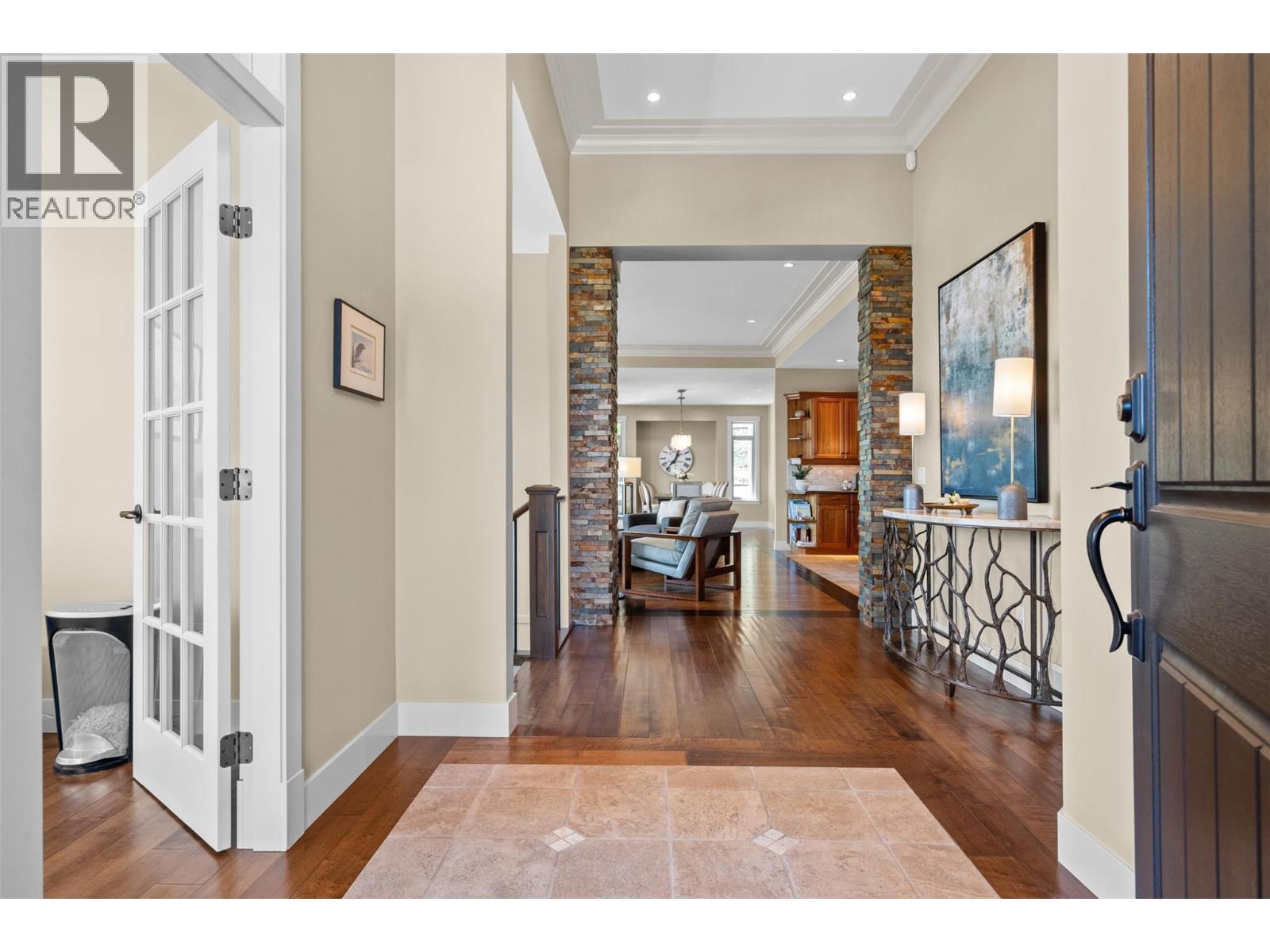 6482 Renfrew Court, Peachland, British Columbia  V0H 1X7 - Photo 5 - 10377977