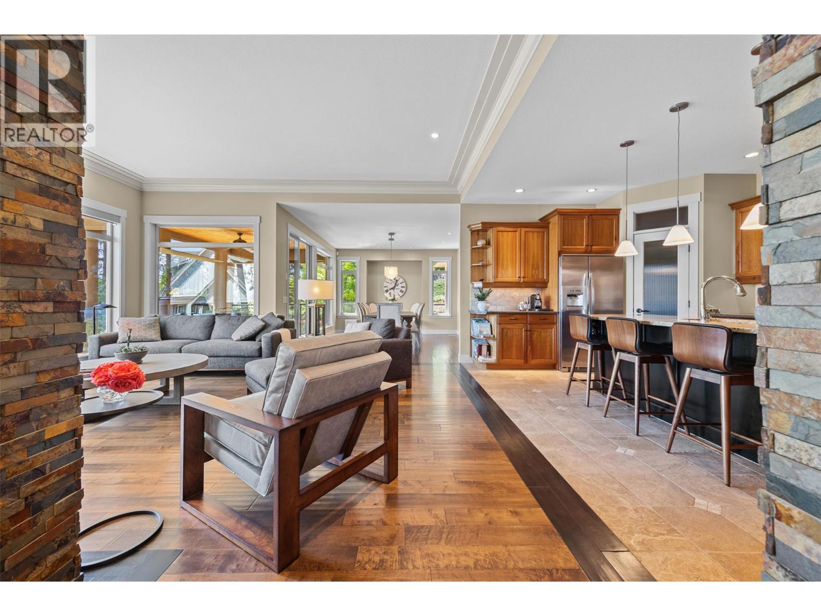 6482 Renfrew Court, Peachland, British Columbia  V0H 1X7 - Photo 8 - 10377977