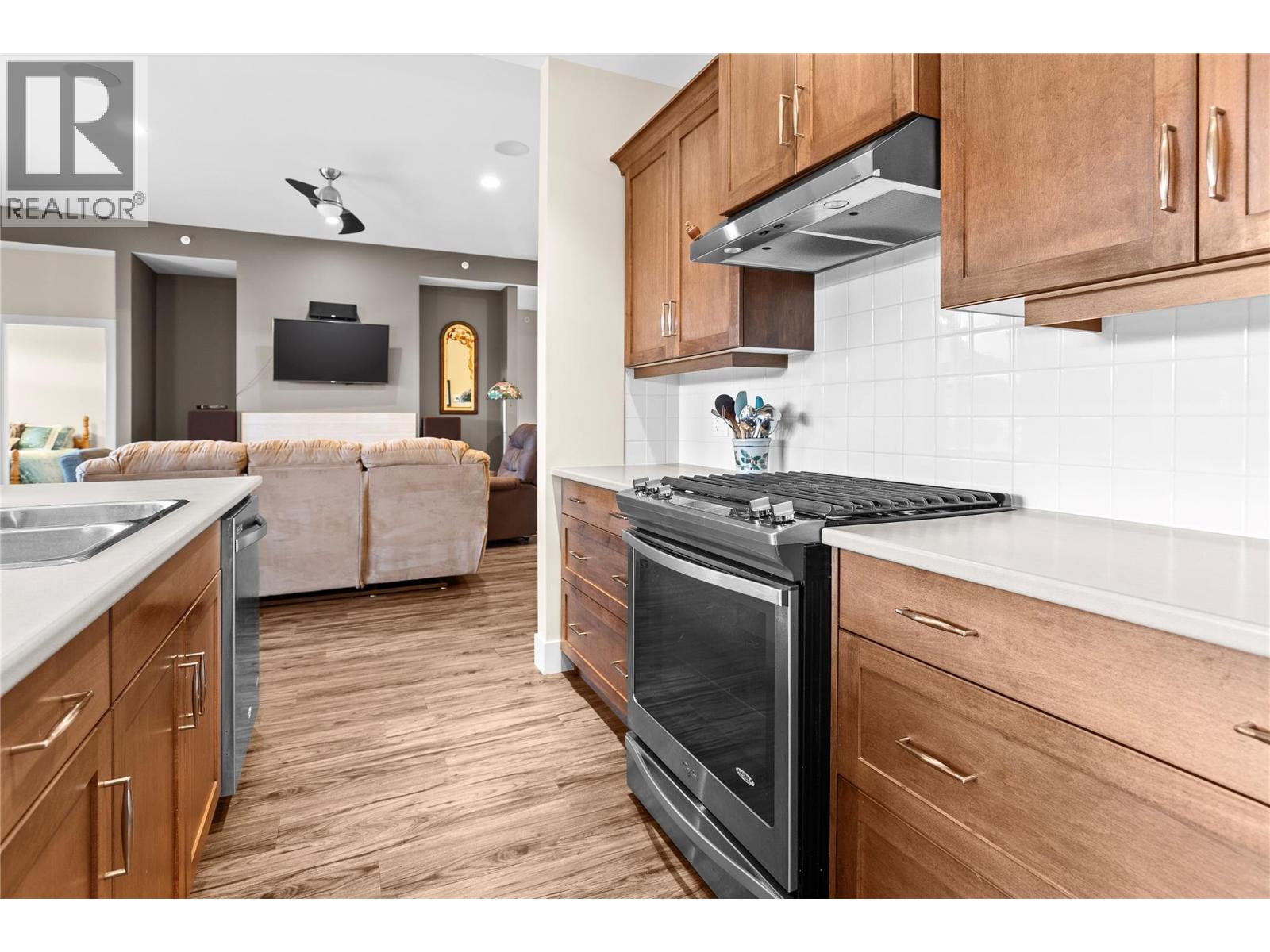 2372 Oglow Drive, Armstrong, British Columbia  V4Y 0V9 - Photo 30 - 10377227