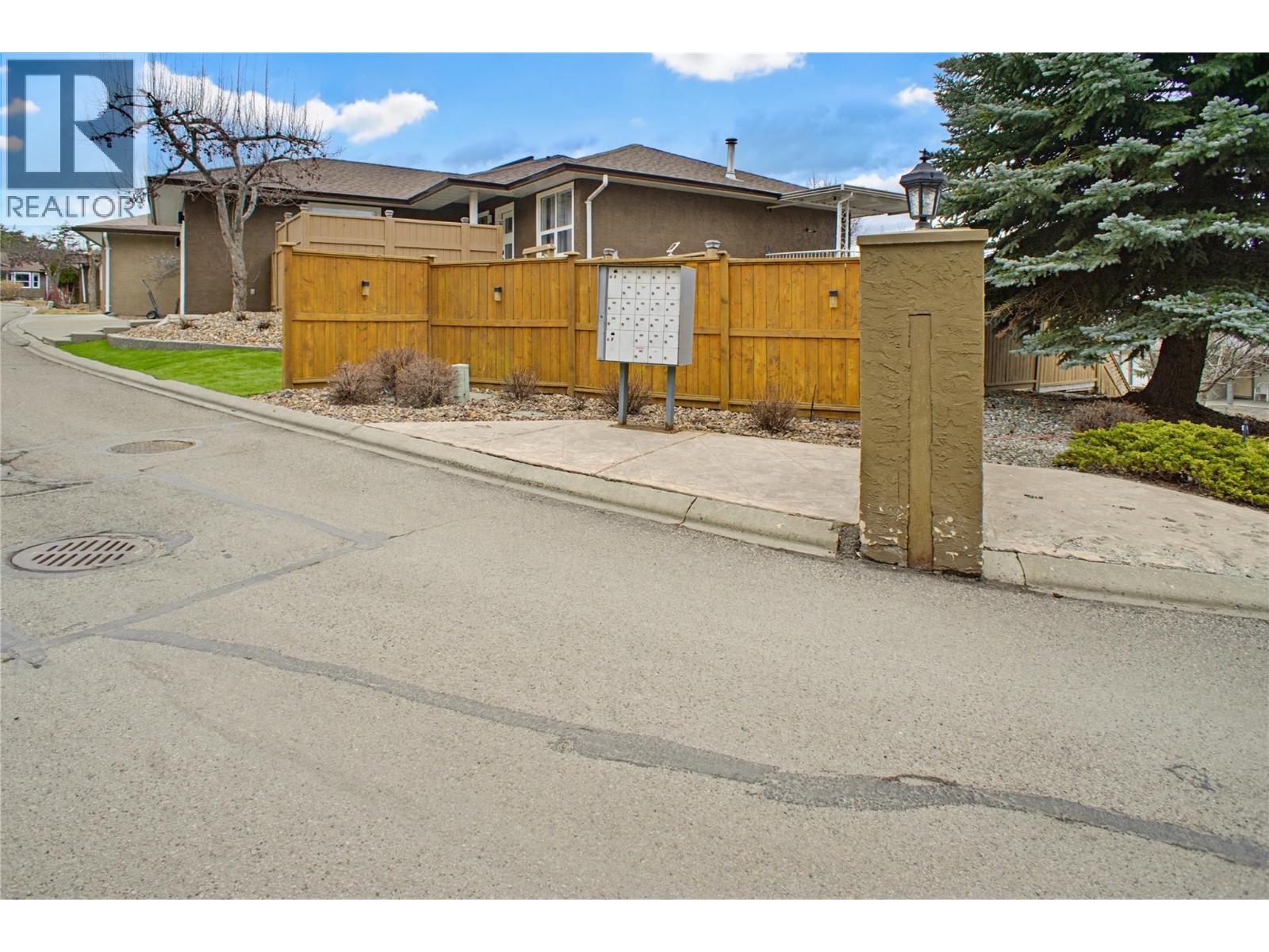 2020 Van Horne Drive Unit# 8, Kamloops, British Columbia  V1S 1G3 - Photo 31 - 10377401