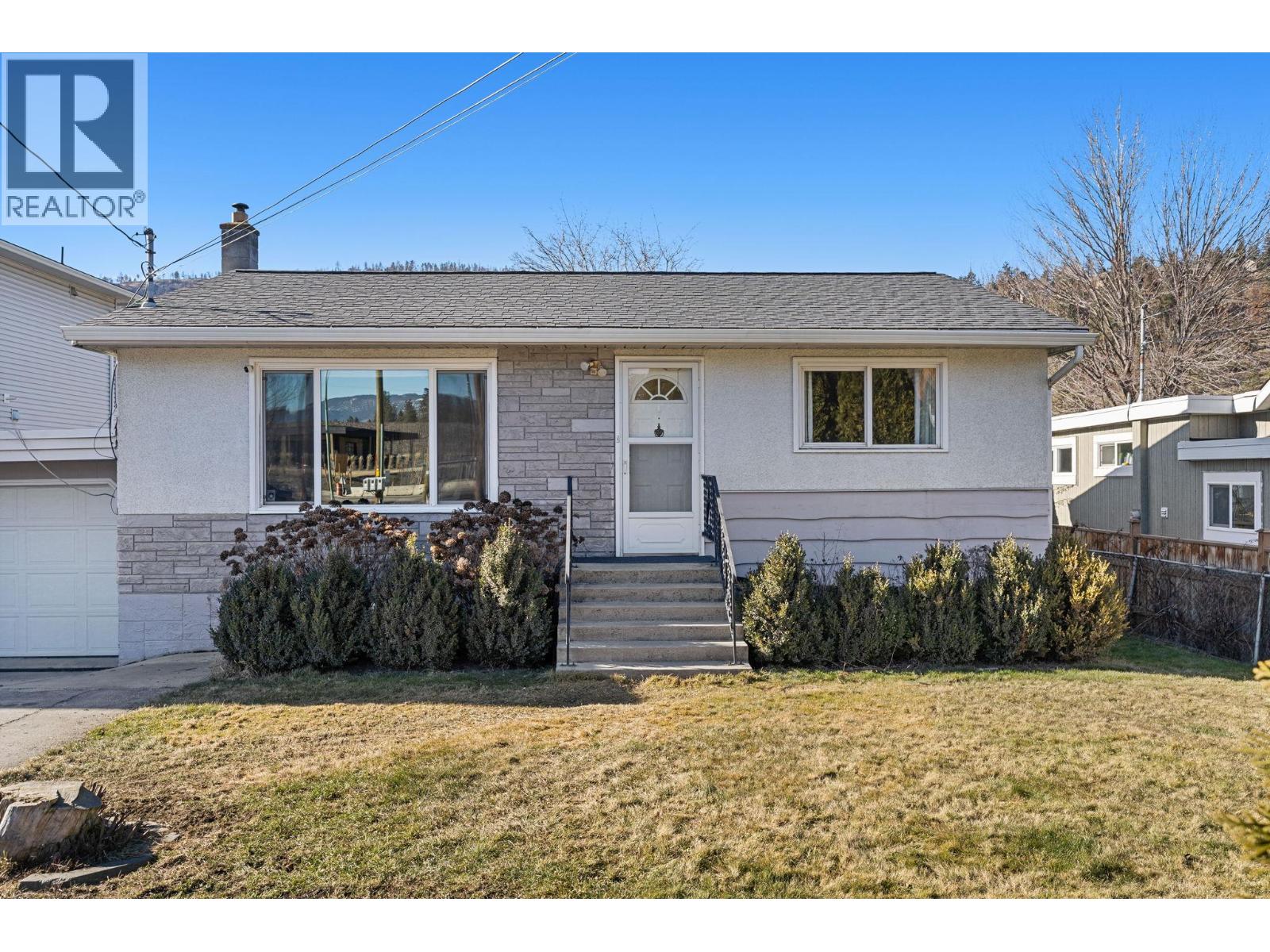 594 Snowsell Street N, Kelowna, British Columbia  V1V 2C7 - Photo 1 - 10377896