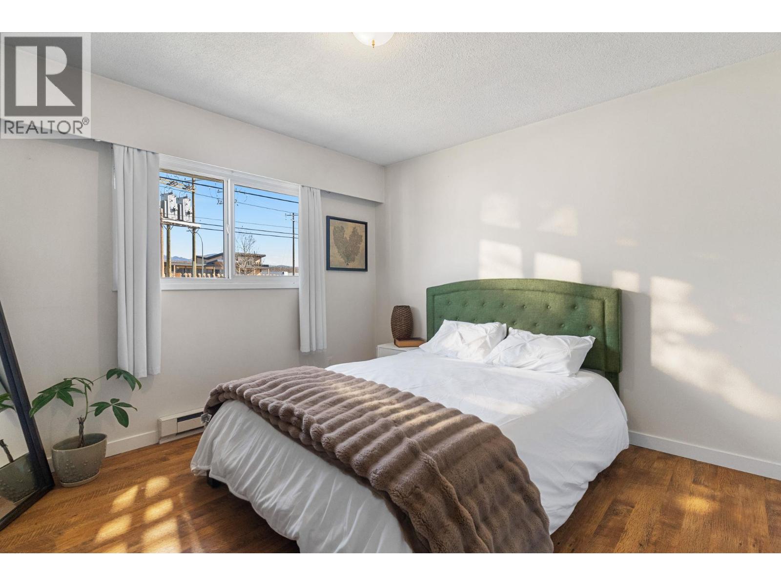 594 Snowsell Street N, Kelowna, British Columbia  V1V 2C7 - Photo 7 - 10377896