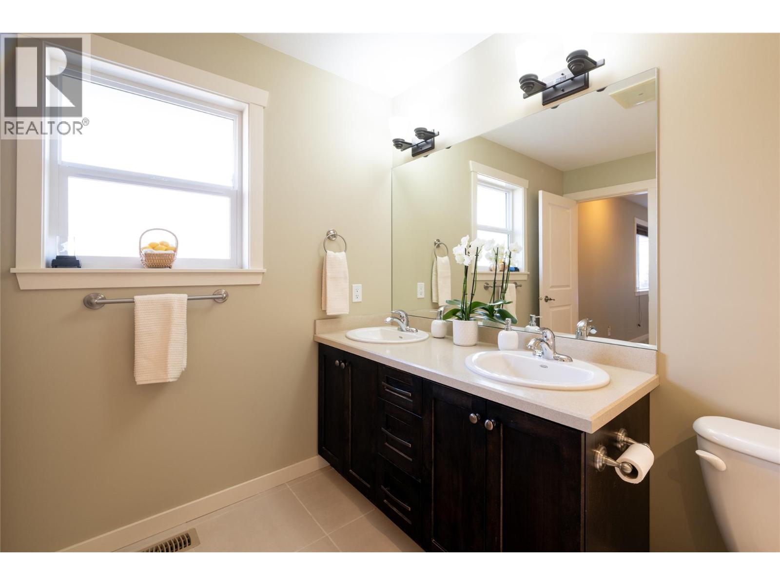 2038 Stagecoach Drive, Kamloops, British Columbia  V2B 0A7 - Photo 44 - 10378002