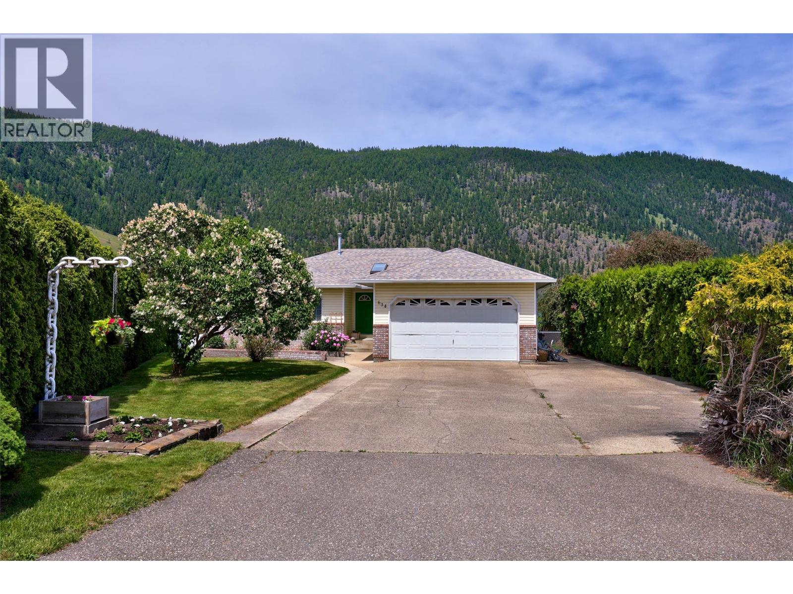 634 Hysop Place, Chase, British Columbia  V0E 1M0 - Photo 4 - 10377713