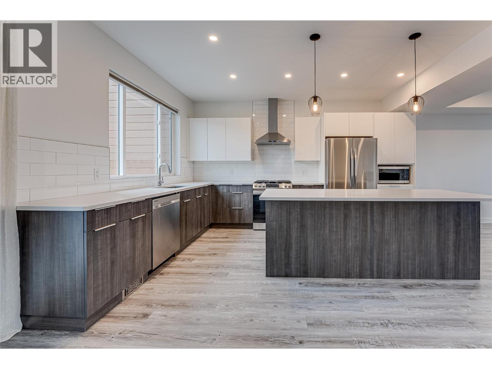 1039 Mt. Fosthall Drive Unit# 11, Vernon, British Columbia  V1B 2W2 - Photo 4 - 10377464