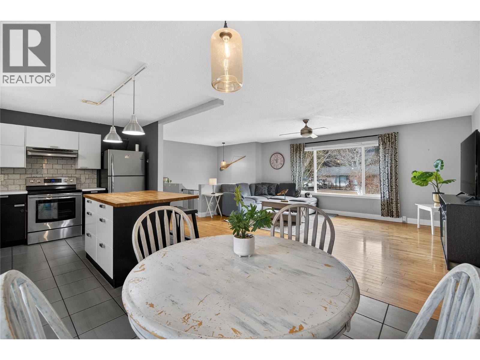 610 Gillis Avenue, Sicamous, British Columbia  V0E 2V0 - Photo 11 - 10378026