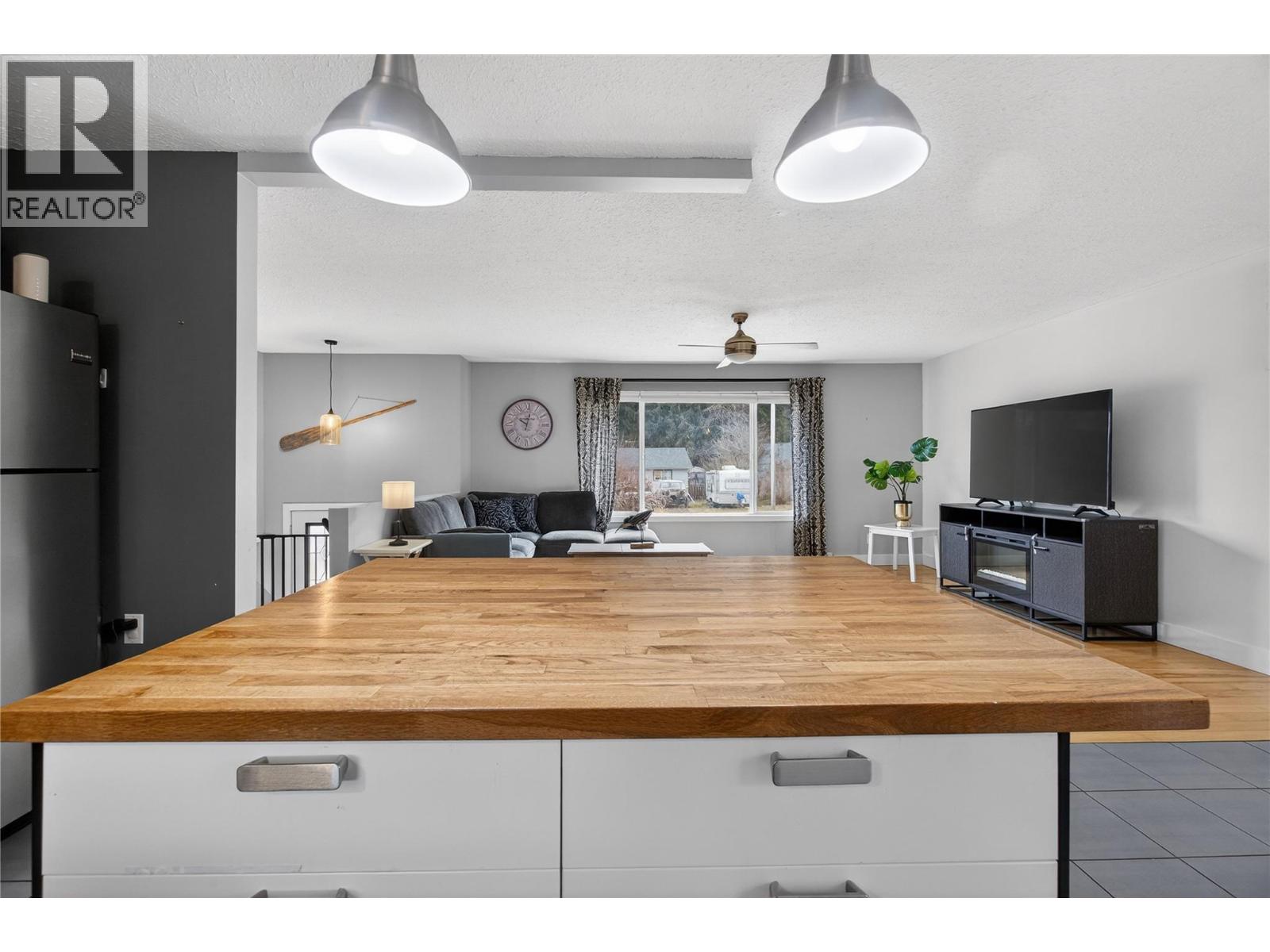 610 Gillis Avenue, Sicamous, British Columbia  V0E 2V0 - Photo 12 - 10378026