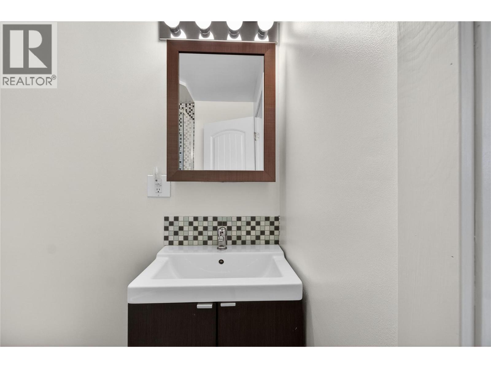 610 Gillis Avenue, Sicamous, British Columbia  V0E 2V0 - Photo 35 - 10378026