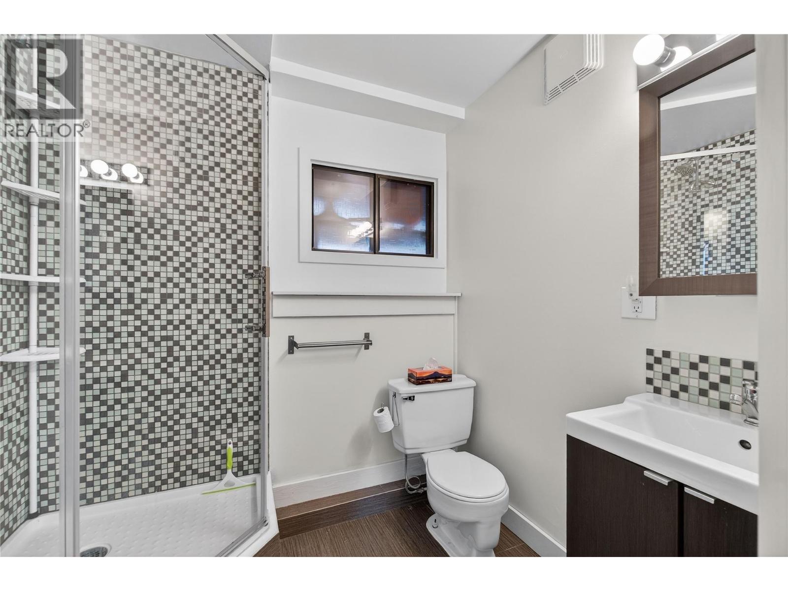 610 Gillis Avenue, Sicamous, British Columbia  V0E 2V0 - Photo 36 - 10378026