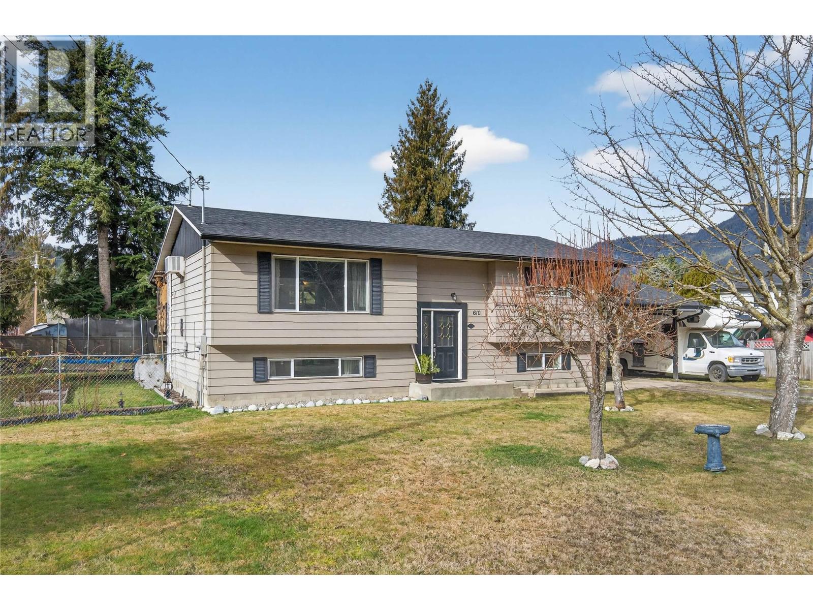 610 Gillis Avenue, Sicamous, British Columbia  V0E 2V0 - Photo 42 - 10378026