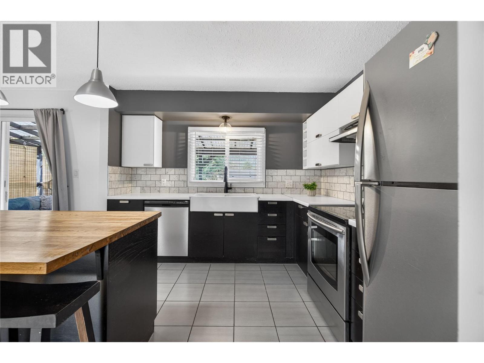 610 Gillis Avenue, Sicamous, British Columbia  V0E 2V0 - Photo 5 - 10378026