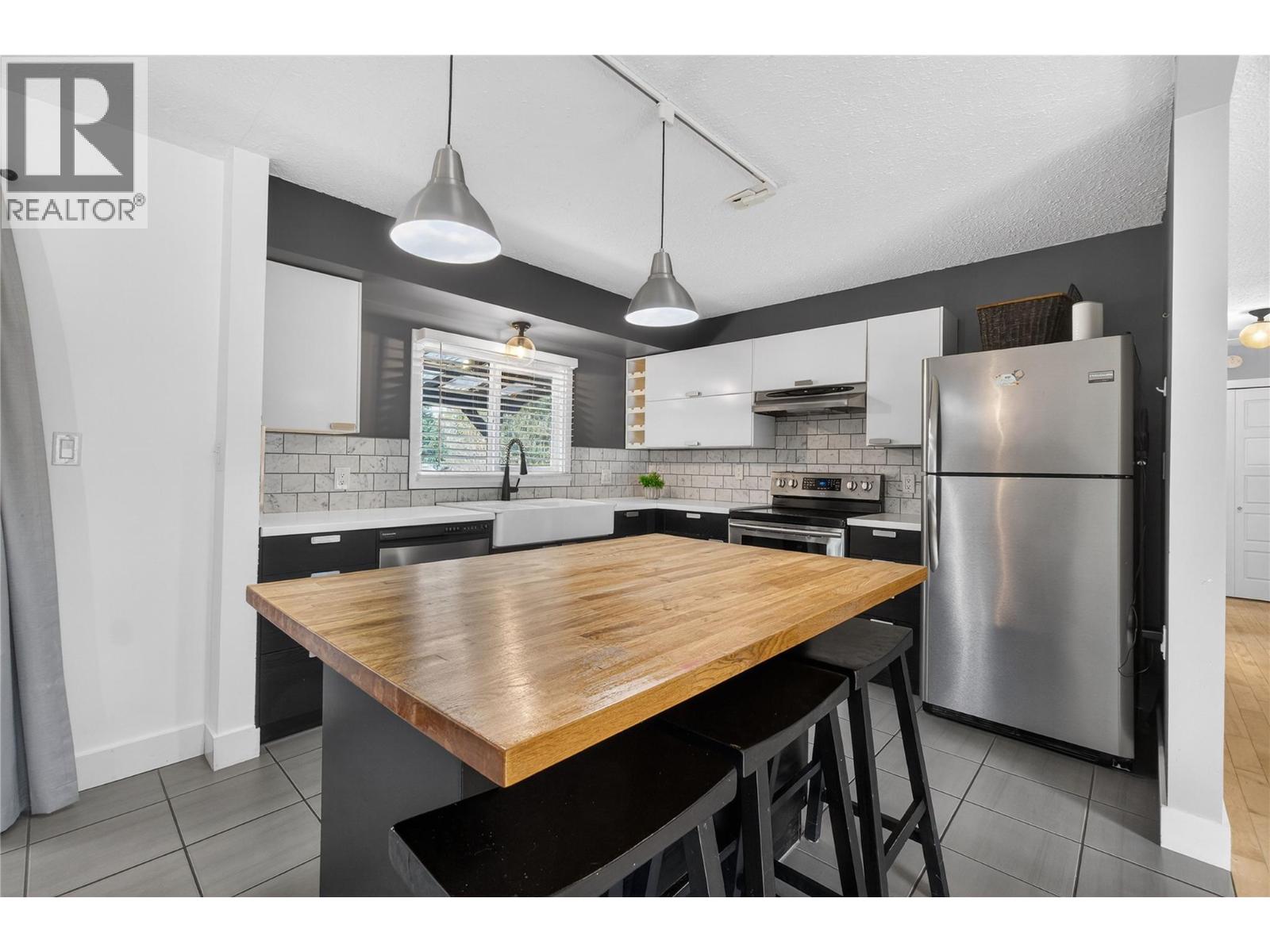 610 Gillis Avenue, Sicamous, British Columbia  V0E 2V0 - Photo 8 - 10378026