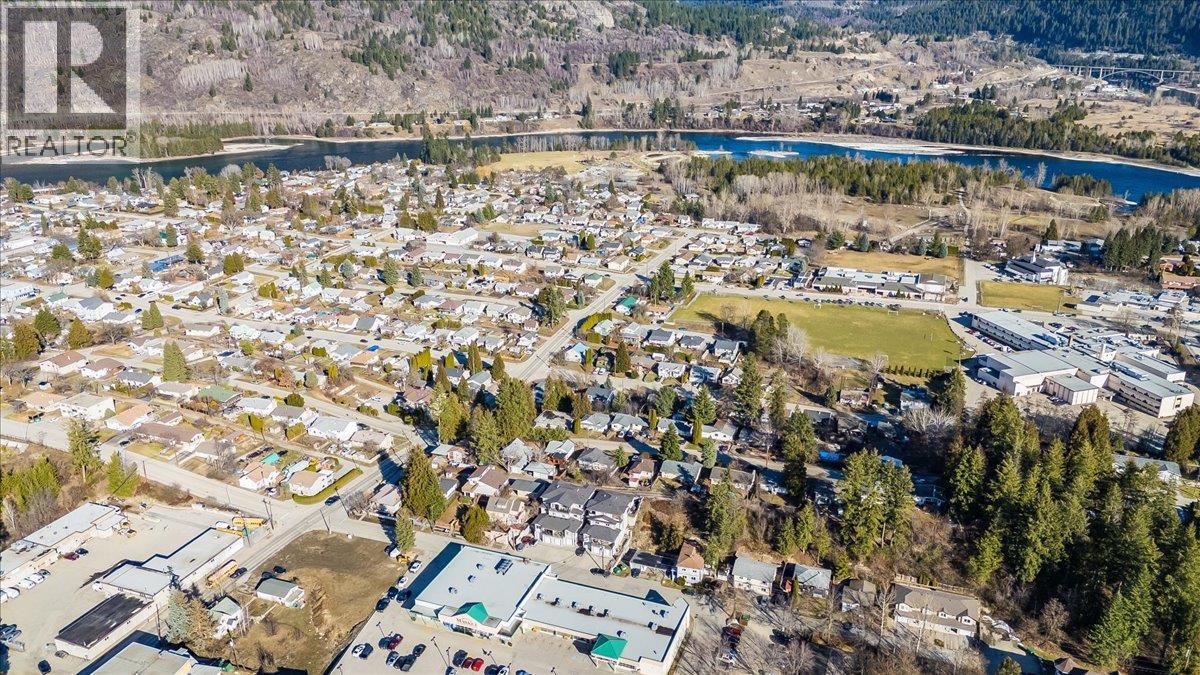 625 11th Avenue Unit# 6, Castlegar, British Columbia  V1N 1J7 - Photo 45 - 10377029