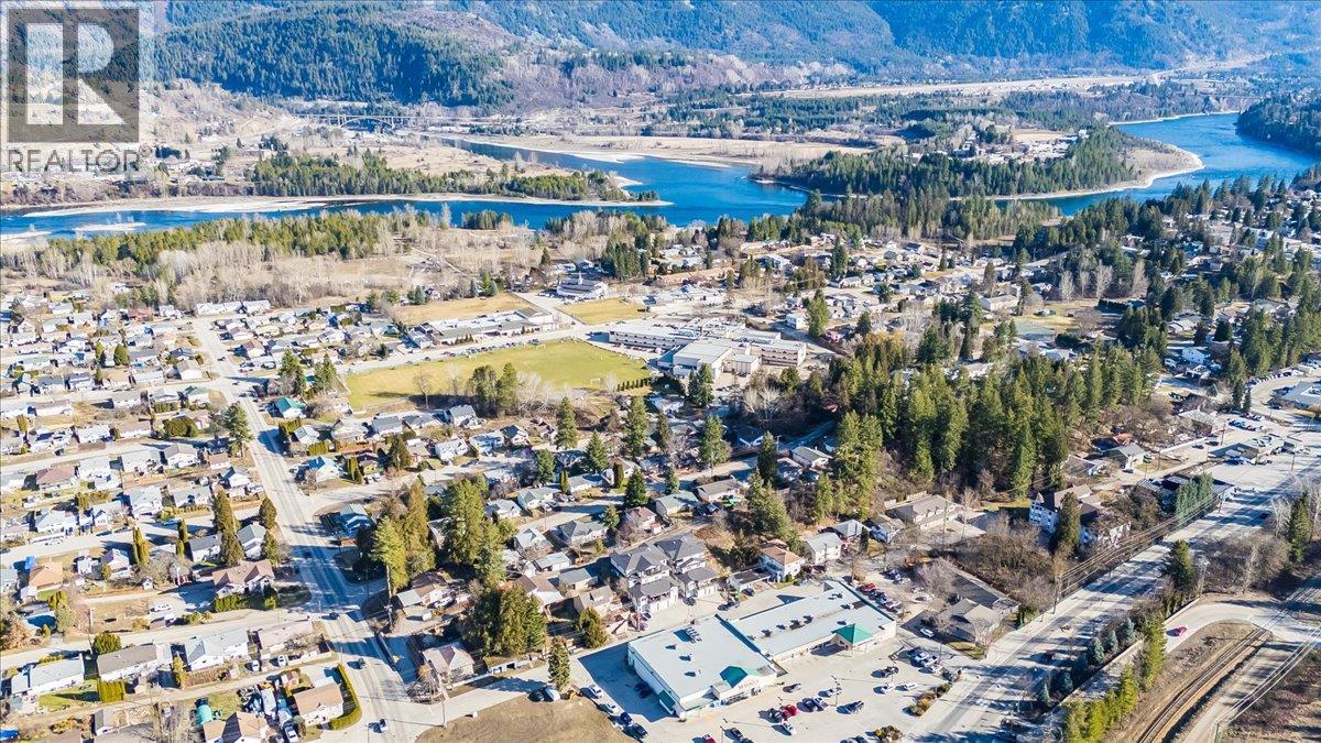 625 11th Avenue Unit# 6, Castlegar, British Columbia  V1N 1J7 - Photo 48 - 10377029