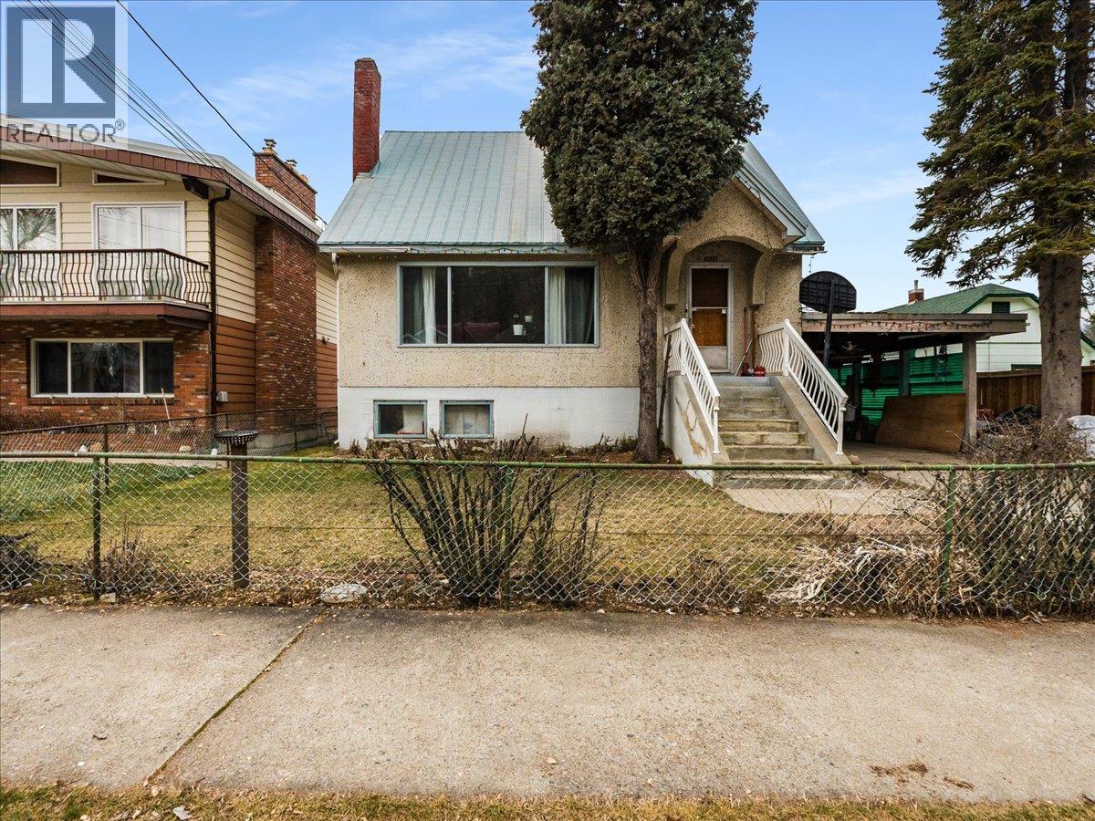 1220 Third Avenue, Trail, British Columbia  V1R 1P2 - Photo 1 - 10378064