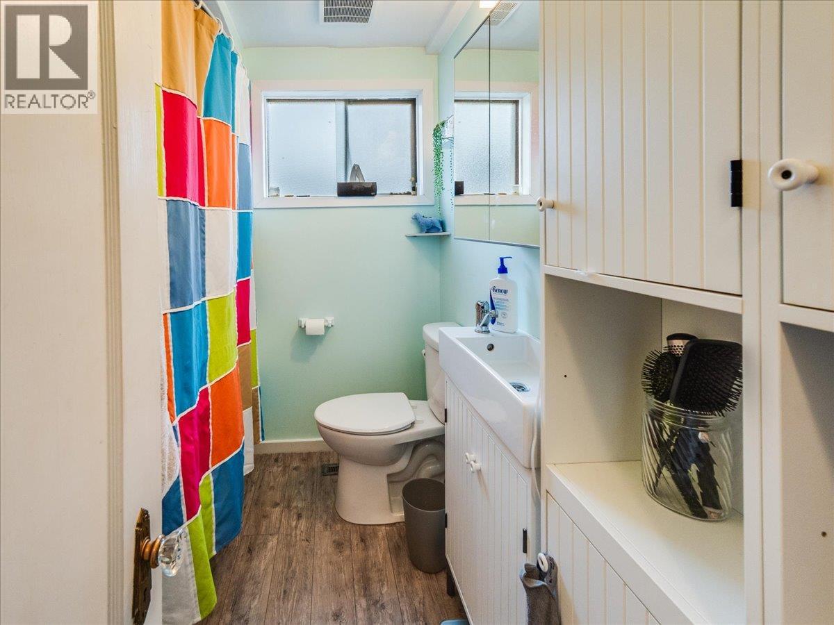 1220 Third Avenue, Trail, British Columbia  V1R 1P2 - Photo 15 - 10378064