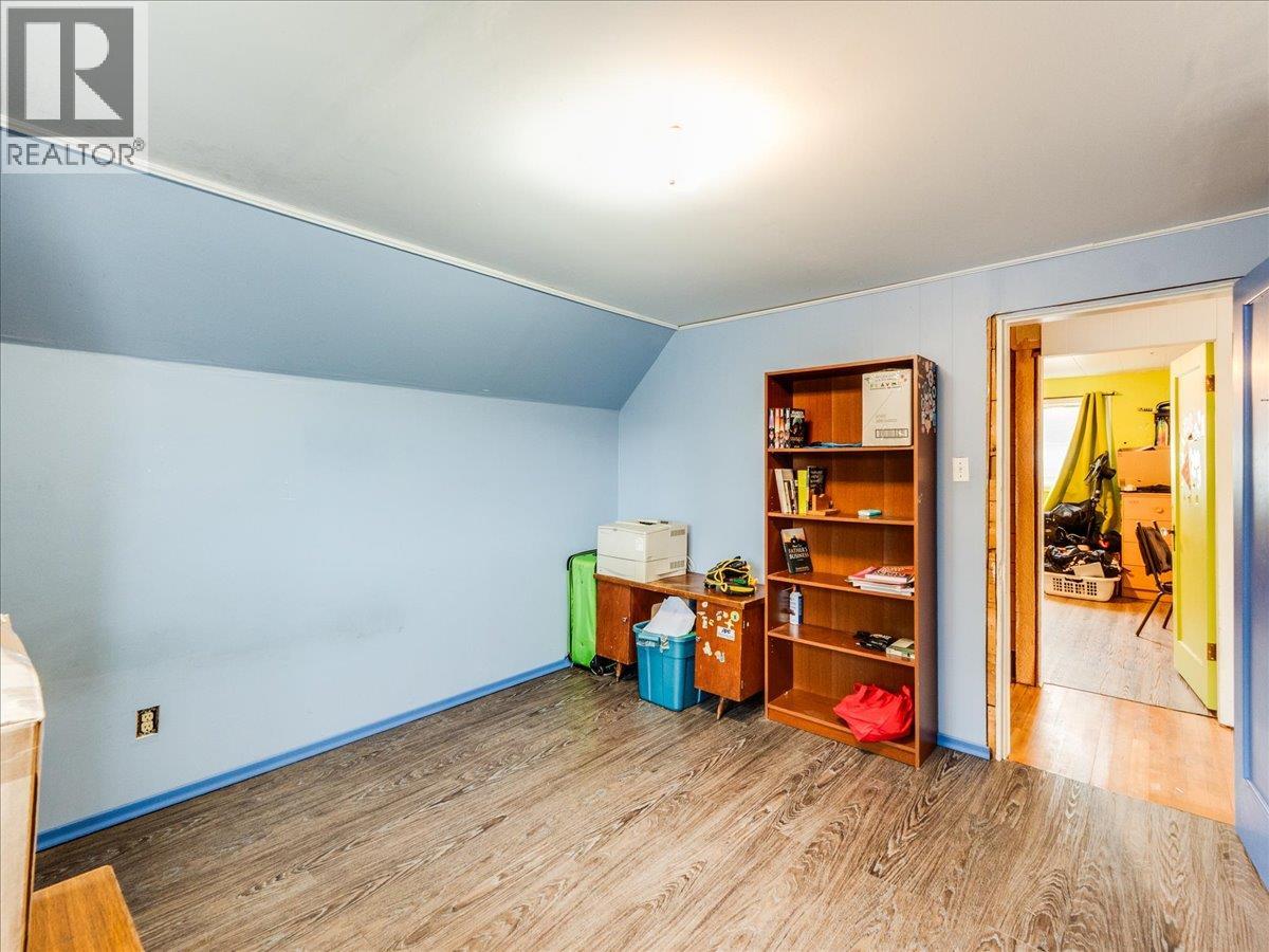 1220 Third Avenue, Trail, British Columbia  V1R 1P2 - Photo 19 - 10378064