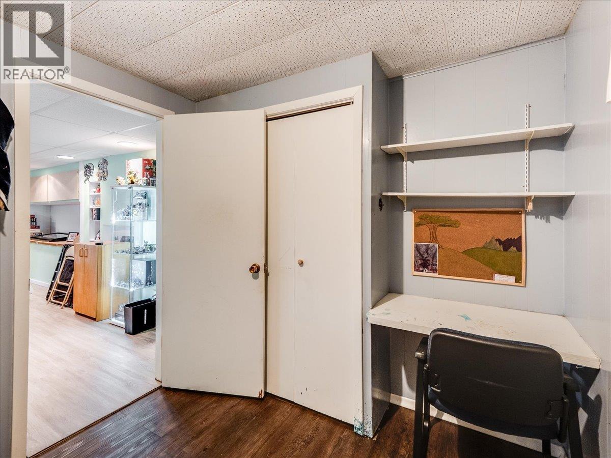 1220 Third Avenue, Trail, British Columbia  V1R 1P2 - Photo 25 - 10378064