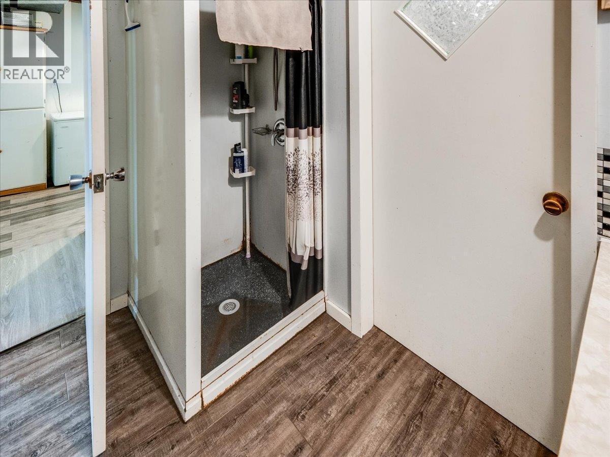 1220 Third Avenue, Trail, British Columbia  V1R 1P2 - Photo 27 - 10378064