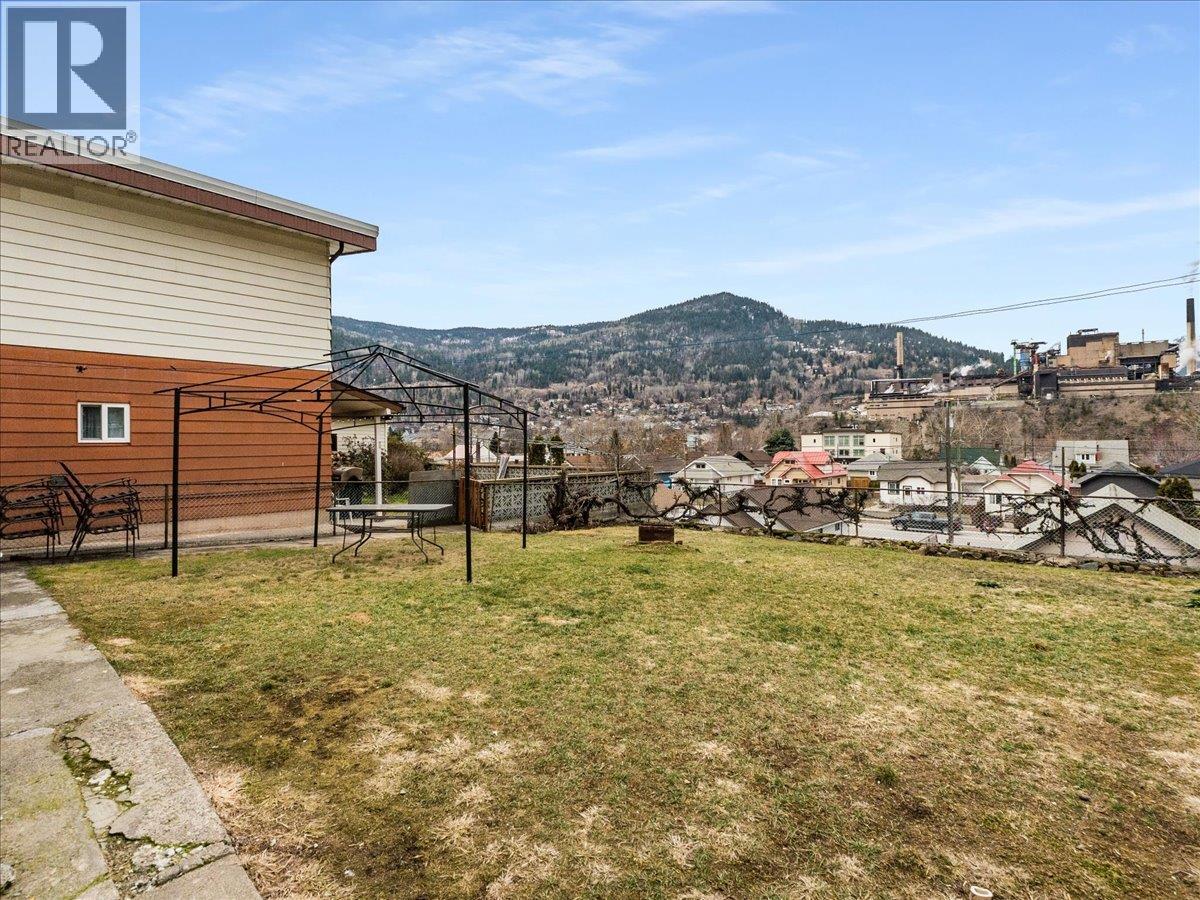1220 Third Avenue, Trail, British Columbia  V1R 1P2 - Photo 36 - 10378064