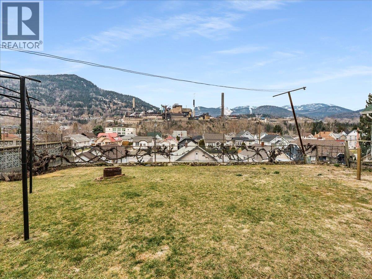 1220 Third Avenue, Trail, British Columbia  V1R 1P2 - Photo 40 - 10378064