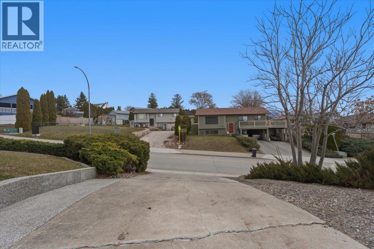 2836 Allenby Way, Vernon, British Columbia  V1T 8R1 - Photo 3 - 10377780