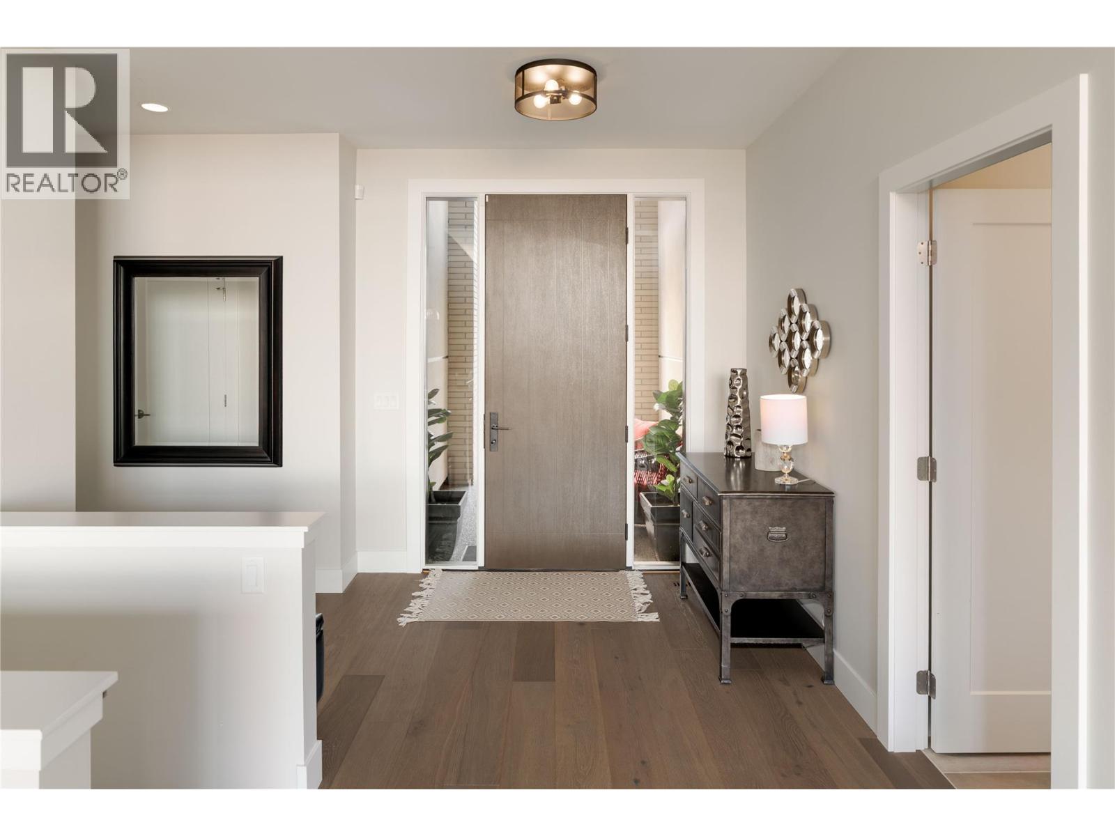 456 Sparrow Hawk Court, Kelowna, British Columbia  V1W 0A6 - Photo 3 - 10378071