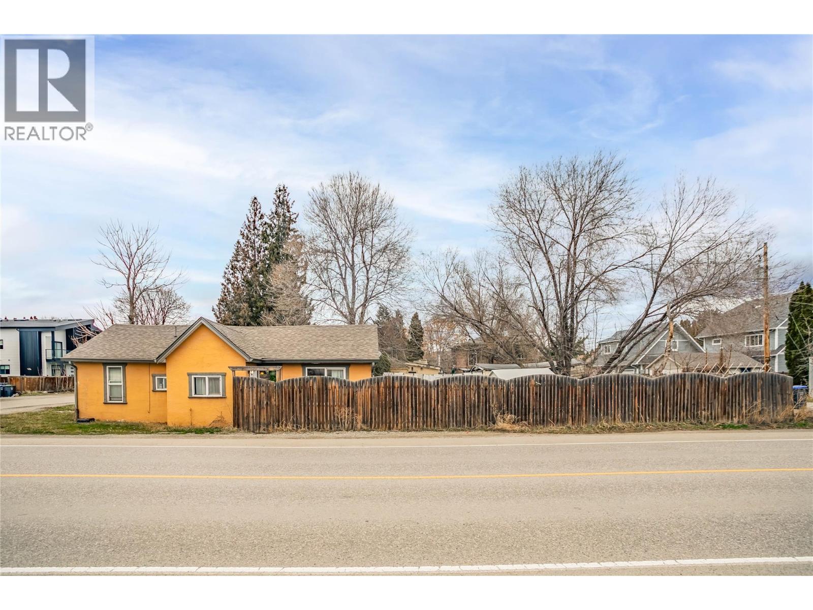 2293 Woodlawn Street, Kelowna, British Columbia  V1Y 2T1 - Photo 22 - 10377230