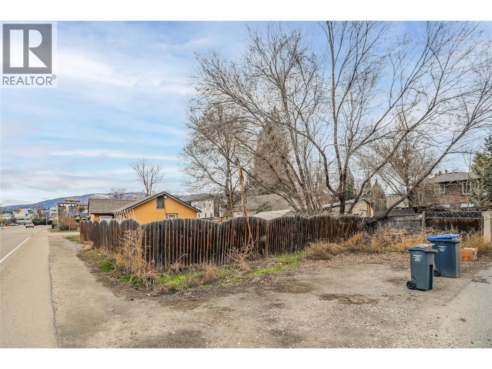 2293 Woodlawn Street, Kelowna, British Columbia  V1Y 2T1 - Photo 23 - 10377230