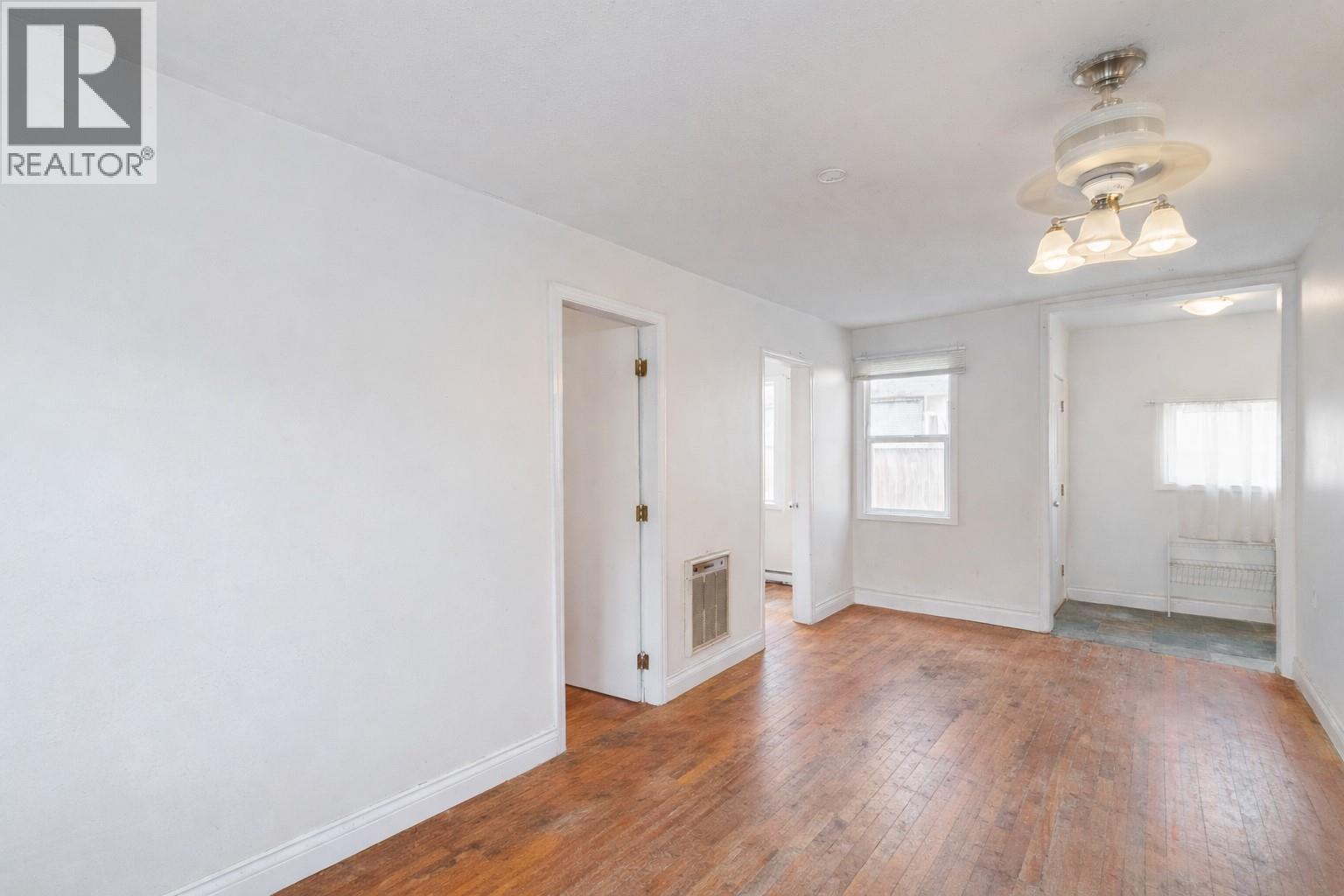 2293 Woodlawn Street, Kelowna, British Columbia  V1Y 2T1 - Photo 8 - 10377230