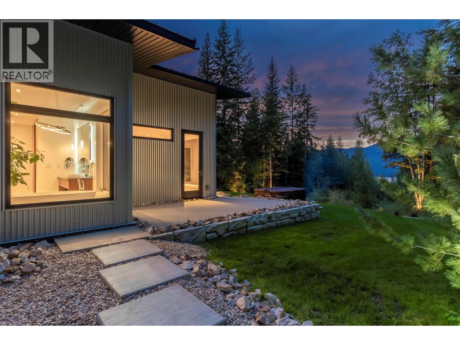 5147 Sunset Drive, Eagle Bay, British Columbia  V0E 1T0 - Photo 34 - 10376339