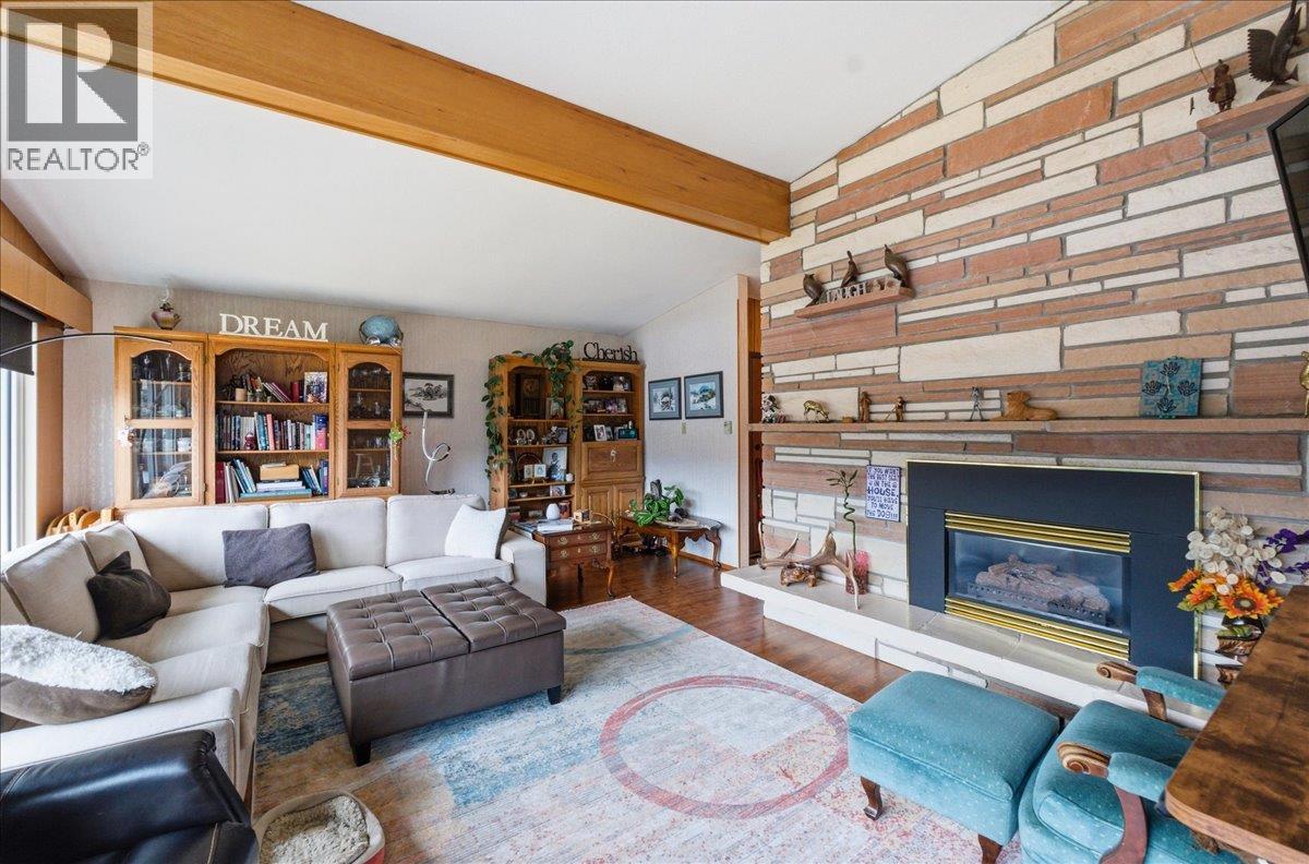 1832 Third Street, Fruitvale, British Columbia  V0G 1L1 - Photo 10 - 10377637