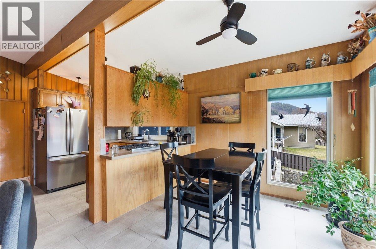 1832 Third Street, Fruitvale, British Columbia  V0G 1L1 - Photo 12 - 10377637