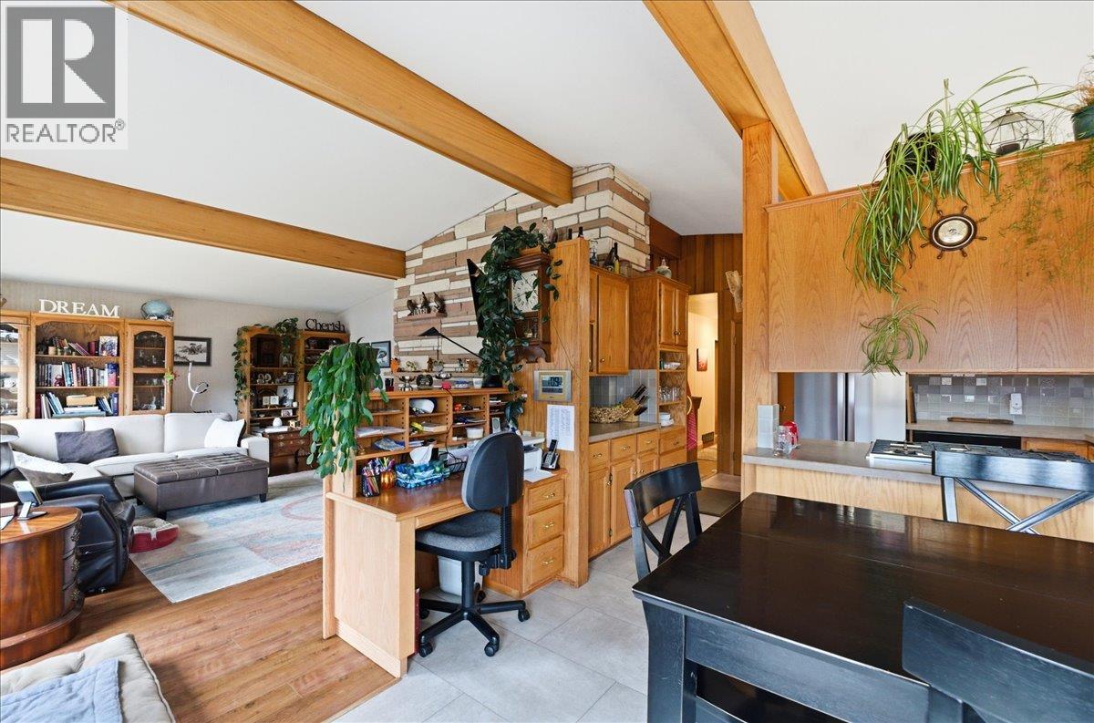 1832 Third Street, Fruitvale, British Columbia  V0G 1L1 - Photo 13 - 10377637